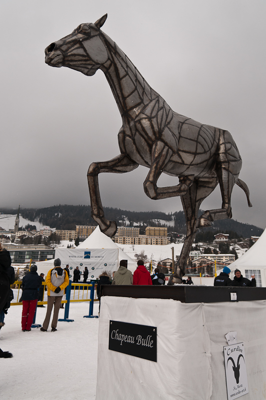 Pferde Skulptur von Curdin Guler,  Graubünden, Horse Race, Snow, Sport, St. Moritz, Switzerland, White Turf, Winter