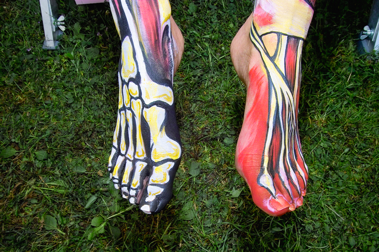 Art, Aufführung, Bodypainting, Color, Colors, Colour, Colours, Contest, Event, Farbe, Festival, Kunst, Körperbemalung, Körpermalerei, Modelle, Models, Model, Performance, Schminkkunst, Stage, Veranstaltung, Vorführung, WEB, Wettbewerb, Nick and Brian Wolfe painted their models feet