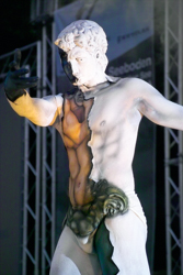 Art, Aufführung, Bodypainting, Color, Colors, Colour, Colours, Contest, Event, Farbe, Festival, Kunst, Körperbemalung, Körpermalerei, Modelle, Models, Model, Performance, Schminkkunst, Stage, Veranstaltung, Vorführung, WEB, Wettbewerb, The model of Valentina Visintin and Paola Breda presenting himself on stage