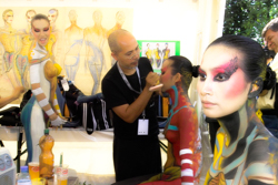 Art, Aufführung, Bodypainting, Color, Colors, Colour, Colours, Contest, Event, Farbe, Festival, Kunst, Körperbemalung, Körpermalerei, Modelle, Models, Model, Performance, Schminkkunst, Stage, Veranstaltung, Vorführung, WEB, Wettbewerb, Montri Wadla-Iad at work