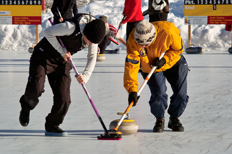 Curling, Openair, Celina Niggli und Hans-Peter van der Reijst; Team Sils Niggli