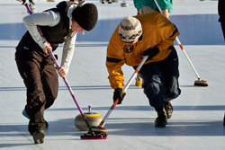 Curling, Openair, Giandaplatta, Celina Niggli und Hanspeter van der Rijst; Team Sils Niggli