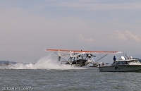 The first landing approach of Sikorsky S-38 failed.