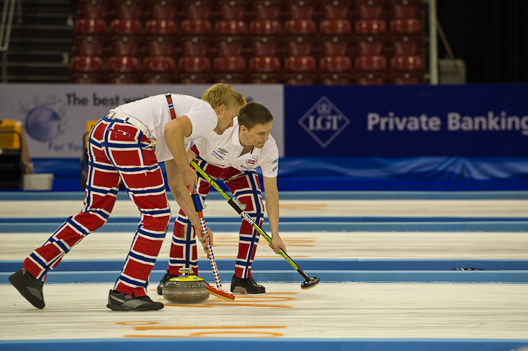 France vs. Norway, Score 6 : 9, Team France: Thomas Dufour (Skip), Tony Angiboust, Lionel Roux, Wilfrid Coulot, Jeremy Farier.
Team Norway: Ulsrud Thomas, Nergaard Torger, Svae Christoffer, Petersson Haavard Vad, Loevold Thomas. Curling, Sport, World Men's Chamionship