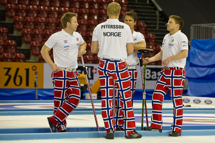 Team from Norway, Team France: Thomas Dufour (Skip), Tony Angiboust, Lionel Roux, Wilfrid Coulot, Jeremy Farier.
Team Norway: Ulsrud Thomas, Nergaard Torger, Svae Christoffer, Petersson Haavard Vad, Loevold Thomas. Curling, Sport, World Men's Chamionship