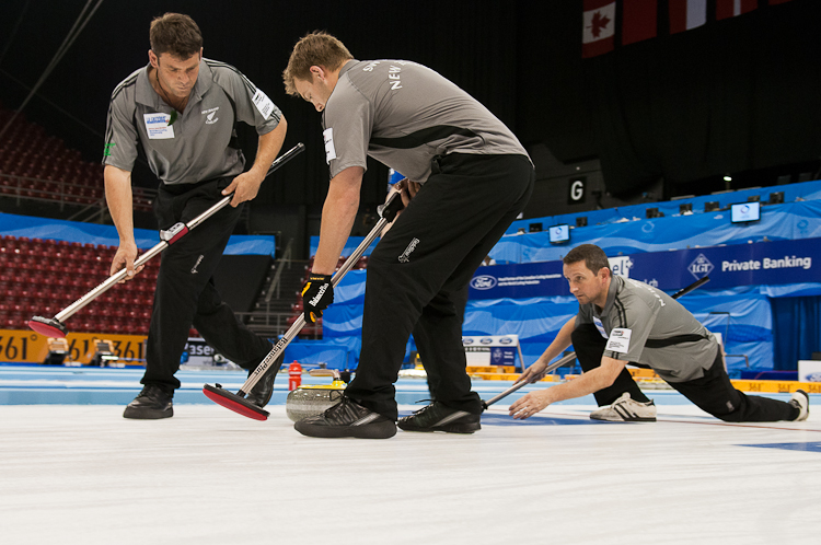 New Zealand vs. Sweden, Score 10 : 2, Team New Zealand: de Boer Peter, Becker Sean, Becker Scott, Thomson Kenny, Dowling Philip
Team Sweden: Kraupp Sepbastian, Lindberg Frederik, Eriksson Oskar, Kjaell Viktor, Edin Niklas Curling, Sport, World Men's Chamionship