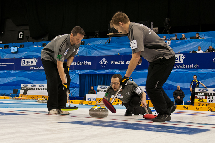 New Zealand vs. Sweden, Score 10 : 2, Team New Zealand: de Boer Peter, Becker Sean, Becker Scott, Thomson Kenny, Dowling Philip
Team Sweden: Kraupp Sepbastian, Lindberg Frederik, Eriksson Oskar, Kjaell Viktor, Edin Niklas Curling, Sport, World Men's Chamionship