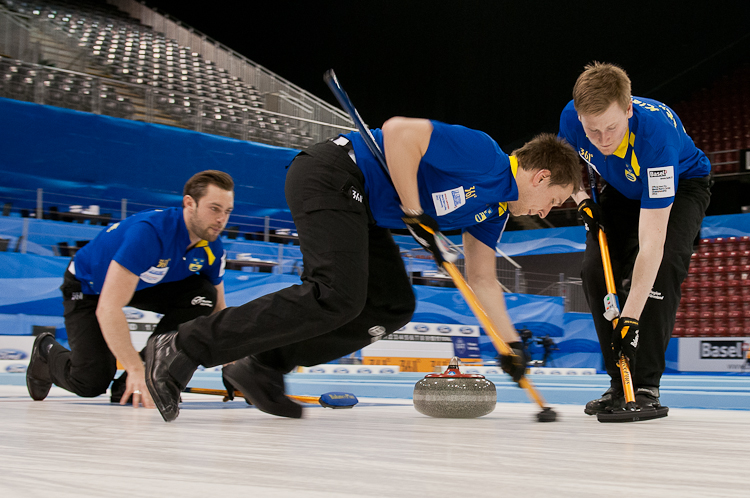 New Zealand vs. Sweden, Score 10 : 2, Team New Zealand: de Boer Peter, Becker Sean, Becker Scott, Thomson Kenny, Dowling Philip
Team Sweden: Kraupp Sepbastian, Lindberg Frederik, Eriksson Oskar, Kjaell Viktor, Edin Niklas Curling, Sport, World Men's Chamionship