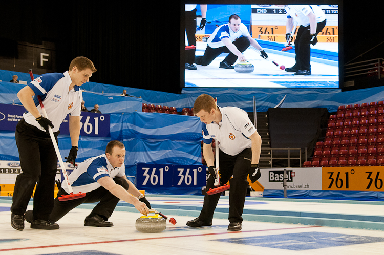 Sweden vs Scotland, Score 6 : 7, Team Sweden: Kraupp Sepbastian, Lindberg Frederik, Eriksson Oskar, Kjaell Viktor, Edin Niklas.
Team Scotland: Brewster Tom, Drummond Greg, Andrews Scott, Goodfellow Michael, Edwards David. Curling, Sport, World Men's Chamionship