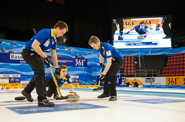 Sweden vs Scotland, Score 6 : 7, Team Sweden: Kraupp Sepbastian, Lindberg Frederik, Eriksson Oskar, Kjaell Viktor, Edin Niklas.
Team Scotland: Brewster Tom, Drummond Greg, Andrews Scott, Goodfellow Michael, Edwards David. Curling, Sport, World Men's Chamionship