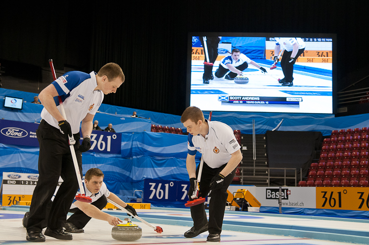 Sweden vs Scotland, Score 6 : 7, Team Sweden: Kraupp Sepbastian, Lindberg Frederik, Eriksson Oskar, Kjaell Viktor, Edin Niklas.
Team Scotland: Brewster Tom, Drummond Greg, Andrews Scott, Goodfellow Michael, Edwards David. Curling, Sport, World Men's Chamionship