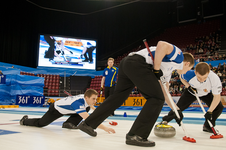 Sweden vs Scotland, Score 6 : 7, Team Sweden: Kraupp Sepbastian, Lindberg Frederik, Eriksson Oskar, Kjaell Viktor, Edin Niklas.
Team Scotland: Brewster Tom, Drummond Greg, Andrews Scott, Goodfellow Michael, Edwards David. Curling, Sport, World Men's Chamionship