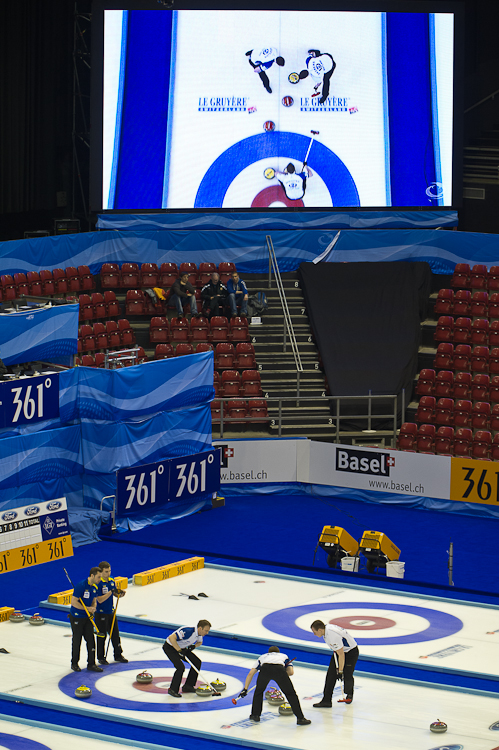 Sweden vs Scotland, Score 6 : 7, Team Sweden: Kraupp Sepbastian, Lindberg Frederik, Eriksson Oskar, Kjaell Viktor, Edin Niklas.
Team Scotland: Brewster Tom, Drummond Greg, Andrews Scott, Goodfellow Michael, Edwards David. Curling, Sport, World Men's Chamionship