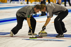 Curling, Sport, World Men's Chamionship, Canada vs. New Zealand, Score 7 : 9, Team Canada: Howard Glen, Middaugh Wayne, Laing Brent, Savill Craig, Howard Scott.
Team New Zealand: de Boer Peter, Becker Sean, Becker Scott, Thomson Kenny, Dowling Philip.