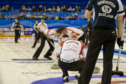 Curling, Sport, World Men's Chamionship, Scotland vs. Canda, Scroe 7 : 8, Team Scotland: Brewster Tom, Drummond Greg, Andrews Scott, Goodfellow Michael, Edwards David.
Team Canada: Howard Glen, Middaugh Wayne, Laing Brent, Savill Craig, Howard Scott.