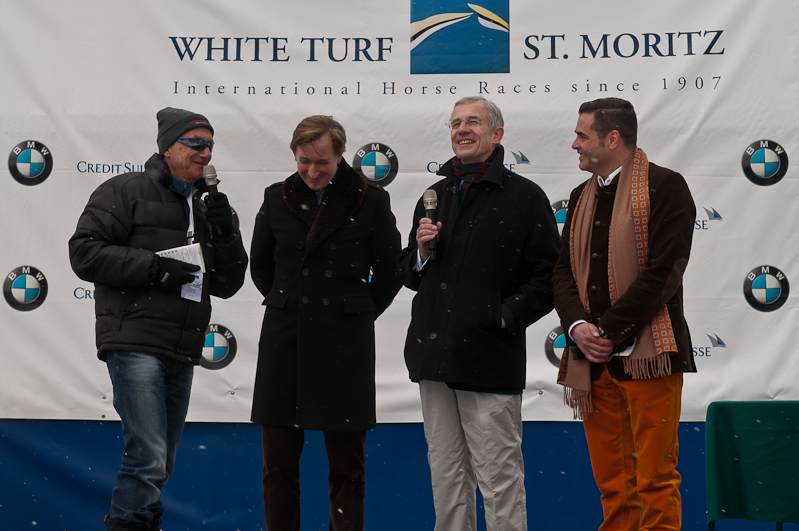 , (vlnr.) Moderator / Gerhard Schöningh - Besitzer Berlin Hoppegarten / Botschafter /  Silvio Martin Staub, CEO White Turf Graubünden, Horse Race, Snow, Sport, St. Moritz, Switzerland, White Turf, Winter