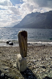 frei schwebende Skulpturen aus Stein und Holz  / Free floating Sculputres of Rocks and Wood, lAKE aRT sILVAPLANA, temporary Art at Lej da Silvaplana, Silvaplana, Grisons, Switzerland