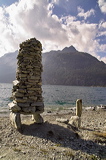 frei schwebende Skulpturen aus Stein und Holz  / Free floating Sculputres of Rocks and Wood, lAKE aRT sILVAPLANA, temporary Art at Lej da Silvaplana, Silvaplana, Grisons, Switzerland