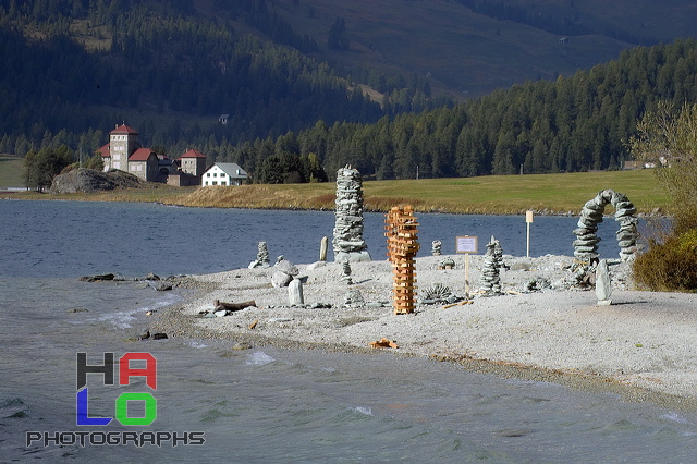 Free floating Sculputres of Rocks and Wood / frei schwebende Skulpturen aus Stein und Holz, lAKE aRT sILVAPLANA, Seeufer, Silvaplana, Grisons, Switzerland, img14362.jpg