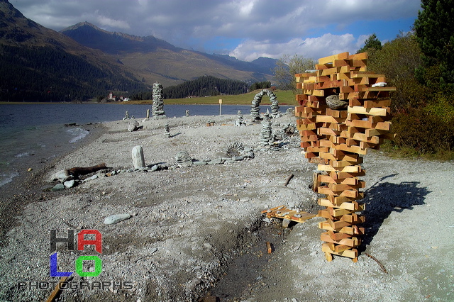 Floating Sculputres of Wood and Rocks / Schwebende Skulpturen aus Holz und Stein, lAKE aRT sILVAPLANA, Seeufer, Silvaplana, Grisons, Switzerland, img14367.jpg