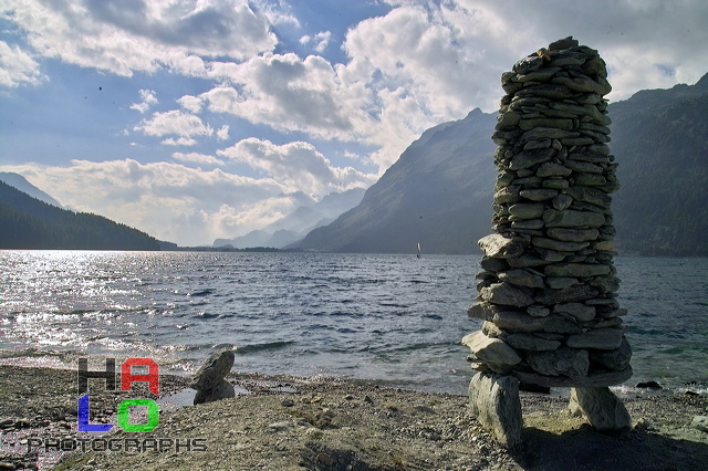 Free floating Sculputres of Rocks and Wood / frei schwebende Skulpturen aus Stein und Holz, lAKE aRT sILVAPLANA, Seeufer, Silvaplana, Grisons, Switzerland, img14377.jpg