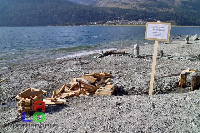 Floating Sculputres of Wood and Rocks / Schwebende Skulpturen aus Holz und Stein, lAKE aRT sILVAPLANA, Seeufer, Silvaplana, Grisons, Switzerland, img14383c_14402d.jpg