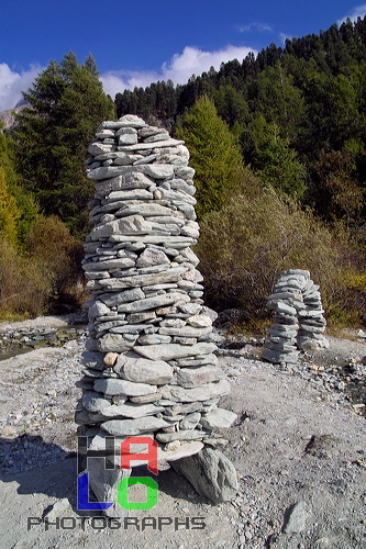 Floating Sculputres of Wood and Rocks / Schwebende Skulpturen aus Holz und Stein, lAKE aRT sILVAPLANA, Seeufer, Silvaplana, Grisons, Switzerland, img14394.jpg