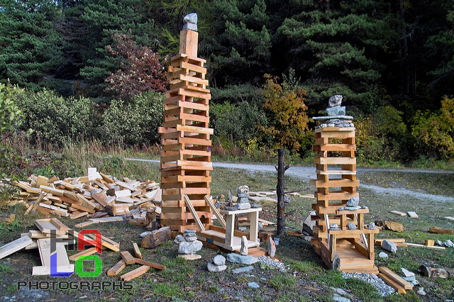 frei schwebende Skulpturen aus Stein und Holz  / Free floating Sculputres of Rocks and Wood, lAKE aRT sILVAPLANA, Seeufer, Silvaplana, Grisons, Switzerland, img14429.jpg