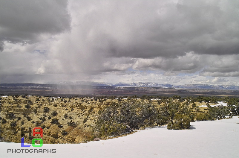 Snowshower over San Raffael Fault, Snowshower over San Raffael Fault, Greenriver, Utah, Snowshower, Weather, Clouds, Snow, Colorado Plateau, The Grand Staircase, I-70, img20330.jpg