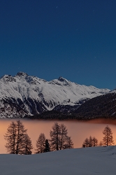 Chalanda Glüna plaina, Chalanda Glüna - die erste Vollmondnacht im Monat März 2010 bescheerte phantstische Szenierien mit punktuell Blut-Orange glühendem Nebel über dem ganzen Tal., environment, scenery, sky, moon, full moon, ecology, ecosystem, environmentalism, nature, skies, Grisons, Switzerland, Alpina, St. Moritz, Switzerland